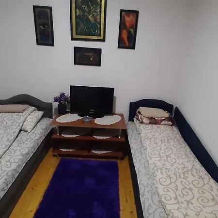 Prenociste Melina Daire *