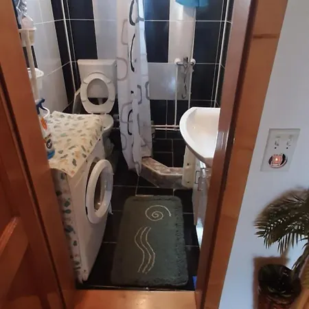 Prenociste Melina Daire *