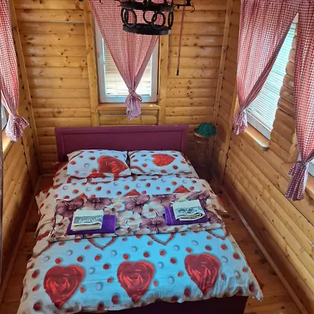 Prenociste Melina Sjenica